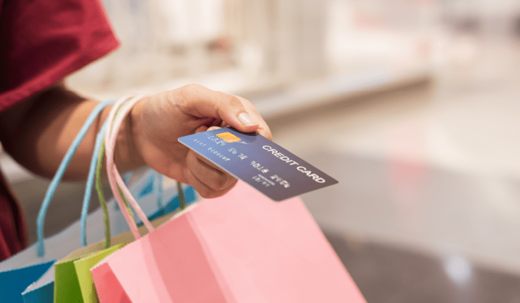 A consumer goes shopping under the new Consumer Duty rules